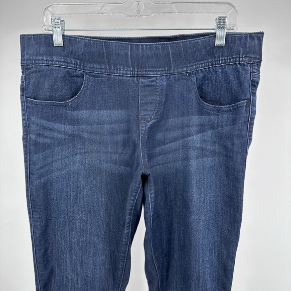 Torrid Women Sz 35 Capri Jeans Pockets Pull On Super Soft Stretch Plus Casual - Picture 3 of 8